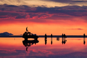 Desde Uyuni: Luz de las estrellas salida del sol efecto espejo