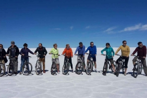 From Uyuni: Uyuni Salt Flat 1-Day + Bikes and Lunch