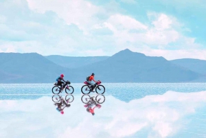 Depuis Uyuni : Visite à vélo des plaines salées d'Uyuni 1 journée + déjeuner