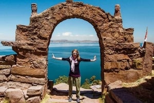 Tour de día completo a las Islas de los Uros y Taquile con comida