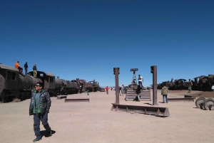 La Paz: 3day excursion to Uyuni Salt Flats-Incahuasi Island