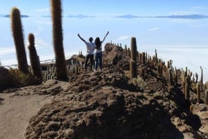 La Paz: 4-Day Death Road by bike and Uyuni Salt Flats Tour