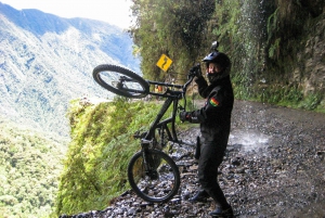 La Paz: 4 dias de estrada da morte de bicicleta e salinas + San Pedro