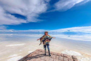 La Paz:4 päivän retki San Pedro de Atacamaan, jossa on suolatasankoja.