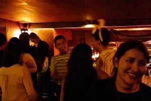 La Paz: Pubcrawl med 3 drinks og lokal guide