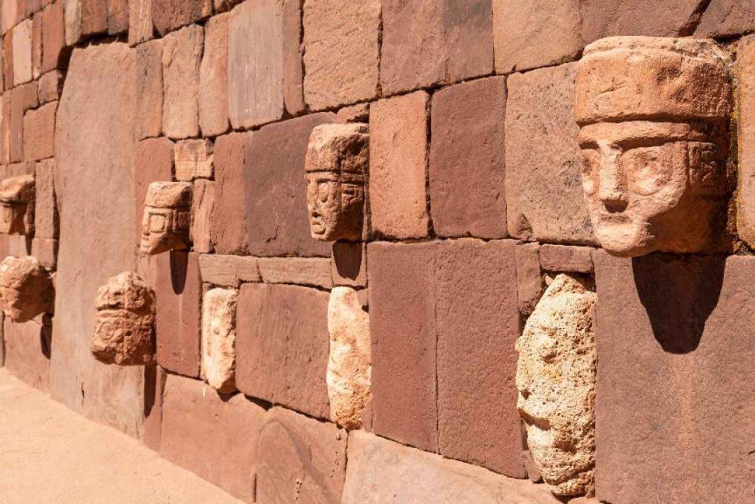 La Paz: Fælles guidet tur til Tiwanaku-ruinerne
