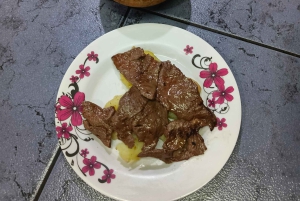 La Paz: Street Food Stories and Soul Tour at Night