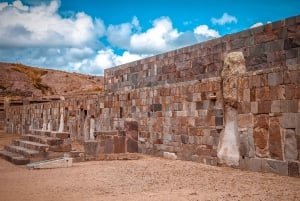 La Paz: Tiwanaku ja Puma Punku Yksityiskierros lounaalla