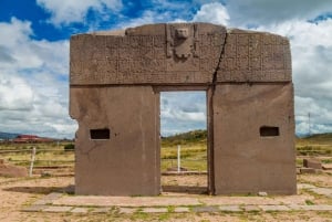 La Paz: Tiwanaku Archaeological Site and Lake Titicaca Tour