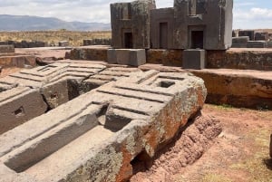 La Paz: Tiwanaku Archaeological Site and Lake Titicaca Tour