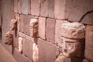 Från La Paz: Tiwanaku Ruins Guidad Tur Delad