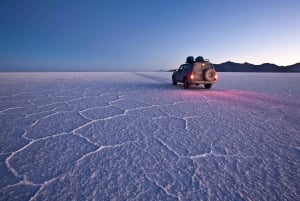 La Paz: Uyuni Salt Flats Excursion + Round Trip Bus