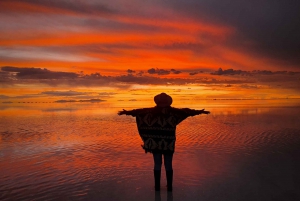 La Paz: tour in autobus di 5 giorni delle saline di Uyuni e di Isla Incahuasi