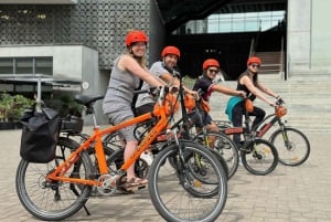 Medellín: De essentiële E-bike stadsrondleiding met typisch drankje