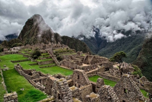 Peru in 16 Days: Lima- Cusco- Puno - Bolivia 3 Star Hotel