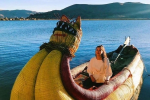 Private excursion to the Uros islands by traditional boat