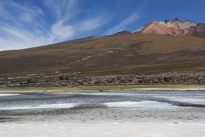 Private Full-Day Tour to Salar de Uyuni and Lunch