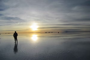 Serviço particular: Salar de Uyuni (pôr do sol e noite estrelada)