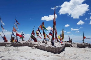PRIVAT TUR: UYUNI SALT FLAT 2 NETTER 3 DAGER MED HOTELL