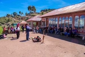 Puno: 2 päivän retki Titicaca-järvelle - Uros, Amantani & Taquile