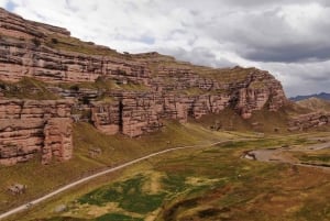 Puno: Full Day Quechua Route + Tinajani Canyon + Spanish/English Tour Guide