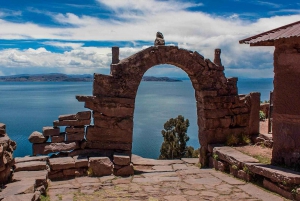 Puno: Całodniowa wycieczka nad jezioro Titicaca oraz Uros i Taquile