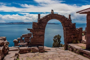 Puno: Dagvullende tour langs het Titicacameer en Uros & Taquile