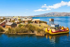 Puno: Kayak Tour to the Uros Islands