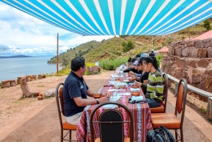 Puno: Uros & Taquilen saaret kokopäiväretki lounaalla