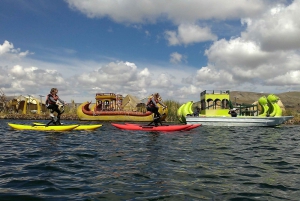 Puno: waterfiets naar het eiland Uros aan het Titicacameer