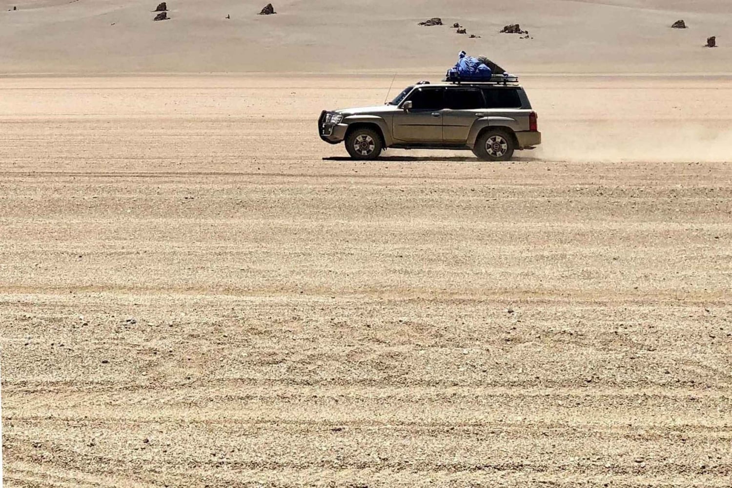 Viaje de ida y vuelta al Salar de Uyuni y las Lagunas de Colores