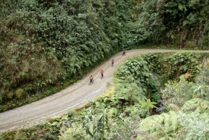 Route de la mort à vélo avec déjeuner