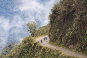 Route de la mort à vélo avec déjeuner