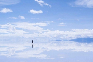 Salar+Bussivuode La Paz-Uyuni edestakainen matka+aamiainen 1D matkat