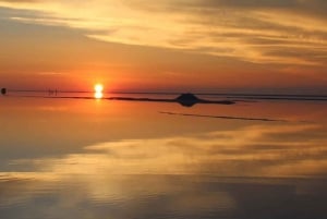 Salar de Uyuni (auringonlasku ja tähtien yö)