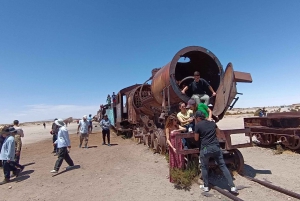 Uyuni Salt Flats: Full-Day Tour Private for 2