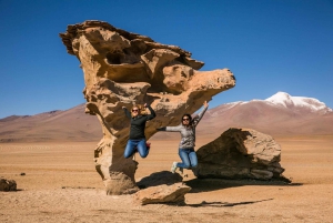 San Pedro de Atacama:4-day excursion to the Uyuni Salt Flats