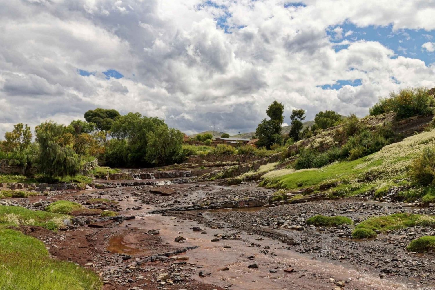 Sucre:1day excursion to thMaragua Crater-Dinosaur Footprints