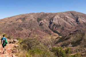 Sucre : excursion d'une journée au cratère de Maragua - empreintes de dinosaures