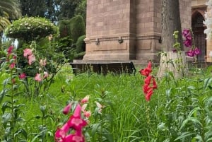 Sucre : Visite historique dans le vieux et beau cimetière