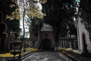 Sucre : Visite historique dans le vieux et beau cimetière