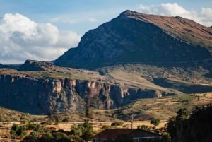 Sucre: Amanecer, el Cráter de Maragua y antiguas Pinturas Rupestres