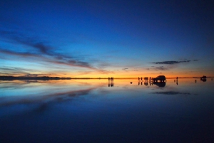 BOLIVIA: ZONSOPGANG EN STERRENLICHT IN UYUNI