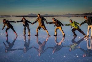 BOLIVIA: AURINGONNOUSU JA TÄHTIVALOT UYUNISSA