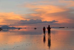 SUNRISE AT THE UYUNI SALT FLAT