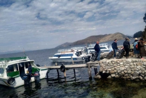 Titicaca Lake: Highlights Tour from La Paz by Bus