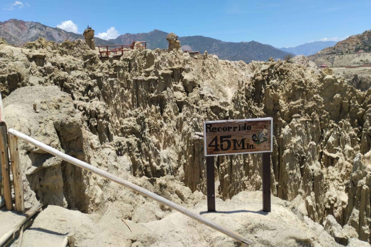 Tour della valle della luna e delle zone ricche della città di La Paz