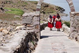 Uros, Amantani & Taquile 2D von Cusco mit Rückfahrt in Puno