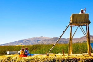 Tour di un giorno in kayak di Uros e dell'isola di Taquile