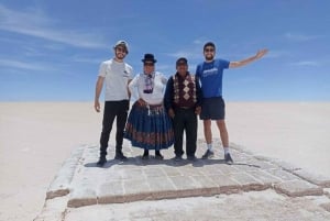 Uyuni: 1-tägige Salzwiesen- und Wüstenabenteuer-Tour